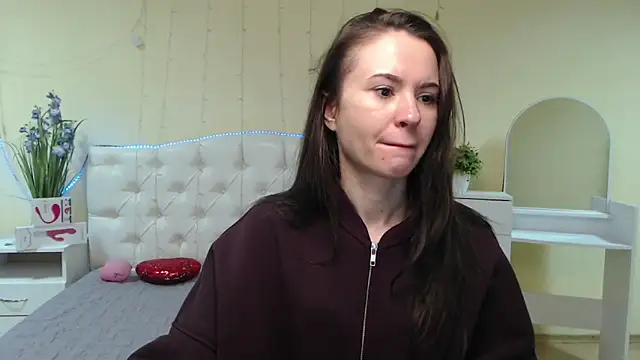 KaraCriegs online show from 02-06-25, 07:07