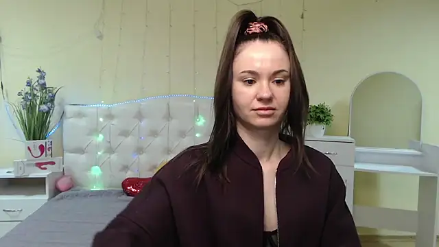 KaraCriegs online show from 02-07-25, 01:36