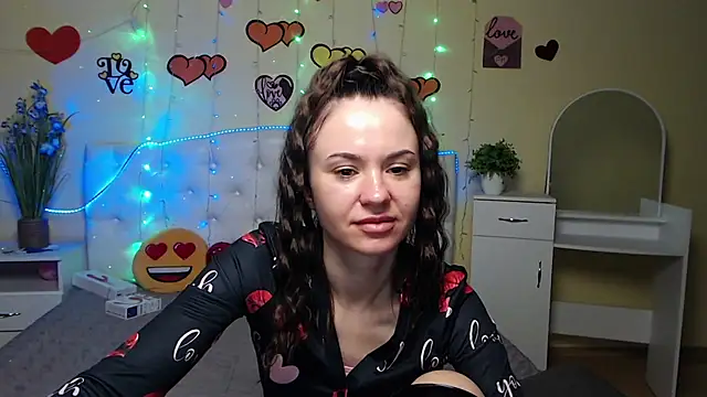 KaraCriegs online show from 02-13-25, 09:49