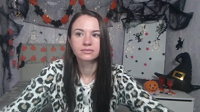 KaraCriegs online show from 10-25-25, 05:08