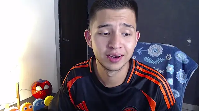 Snapshot of harold_18_ chatting on 02-24-26, 07:23 harold 18 online show from 02-24-26, 07:23