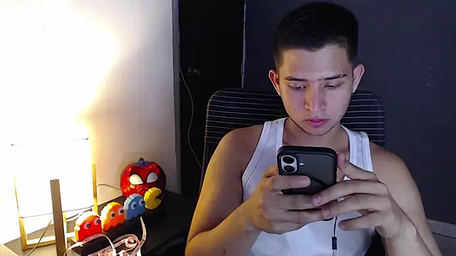 Snapshot of harold_18_ chatting on 03-03-26, 06:36 harold 18 online show from 03-03-26, 06:36