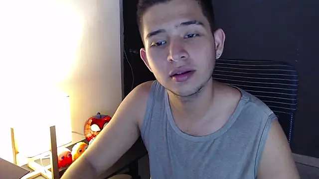 Snapshot of harold_18_ chatting on 03-04-26, 05:30 harold 18 online show from 03-04-26, 05:30