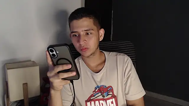 Snapshot of harold_18_ chatting on 03-19-26, 06:45 harold 18 online show from 03-19-26, 06:45