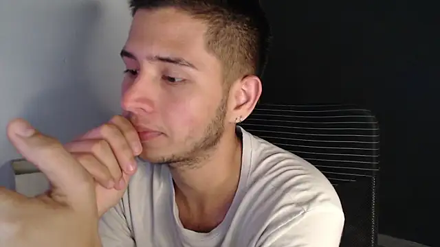 Snapshot of harold_18_ chatting on 03-23-26, 06:12 harold 18 online show from 03-23-26, 06:12