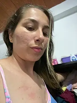 Snapshot of Iris_love18 chatting on 02-07-25, 03:45 Iris love18 online show from 02-07-25, 03:45