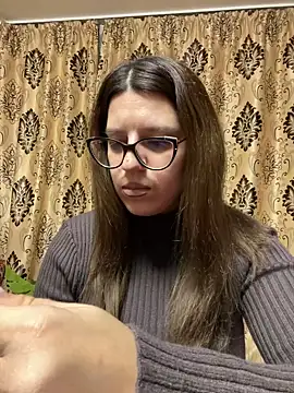 Snapshot of NadiraNoor chatting on 02-25-25, 08:51 NadiraNoor online show from 02-25-25, 08:51