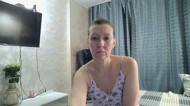 Snapshot of WindChristy chatting on 12-04-25, 03:38 WindChristy online show from 12-04-25, 03:38