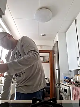 Javier bear online show from 09-25-25, 10:19