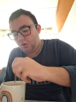 Javier bear online show from 12-14-25, 09:03