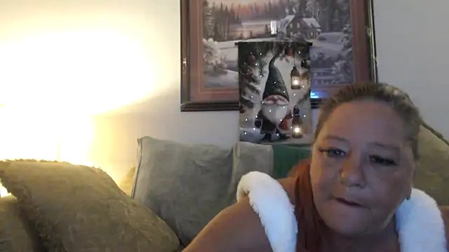 Snapshot of LexxiLeeds chatting on 12-22-25, 11:40 LexxiLeeds online show from 12-22-25, 11:40