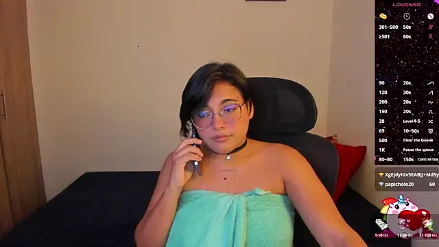 Snapshot of MonieLodge chatting on 01-24-25, 11:45 MonieLodge online show from 01-24-25, 11:45