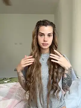 EmiliaCatalina online show from 05-02-26, 08:03
