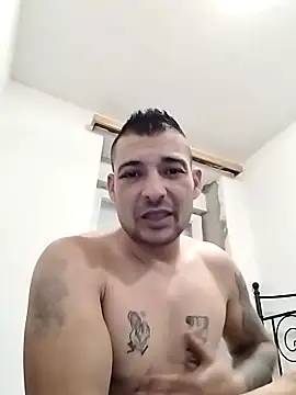 Snapshot of Zoltanioan26 chatting on 10-31-25, 10:44 Zoltanioan26 online show from 10-31-25, 10:44