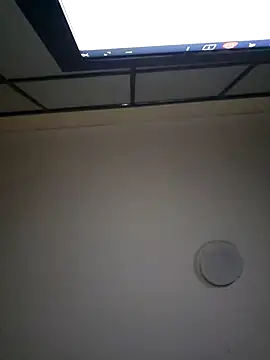 Snapshot of Zoltanioan26 chatting on 01-16-26, 09:24 Zoltanioan26 online show from 01-16-26, 09:24