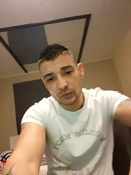 Snapshot of Zoltanioan26 chatting on 01-19-26, 02:15 Zoltanioan26 online show from 01-19-26, 02:15