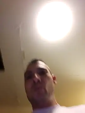 Snapshot of Zoltanioan26 chatting on 02-10-26, 11:20 Zoltanioan26 online show from 02-10-26, 11:20