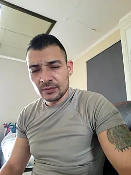 Snapshot of Zoltanioan26 chatting on 02-13-26, 02:13 Zoltanioan26 online show from 02-13-26, 02:13