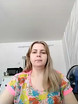 Snapshot of Lady_nice_cat chatting on 01-15-25, 06:22 Lady nice cat online show from 01-15-25, 06:22