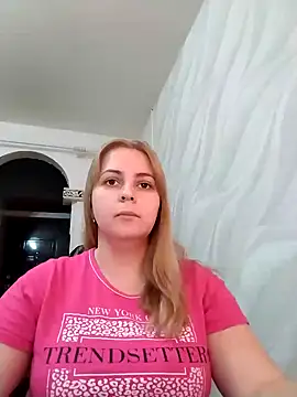Snapshot of Lady_nice_cat chatting on 01-18-25, 10:28 Lady nice cat online show from 01-18-25, 10:28