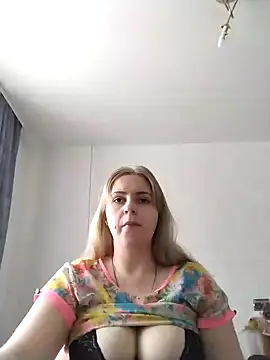 Snapshot of Lady_nice_cat chatting on 01-31-25, 03:52 Lady nice cat online show from 01-31-25, 03:52