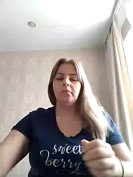 Snapshot of Lady_nice_cat chatting on 02-05-25, 03:02 Lady nice cat online show from 02-05-25, 03:02