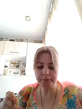 Snapshot of Lady_nice_cat chatting on 02-14-25, 07:59 Lady nice cat online show from 02-14-25, 07:59