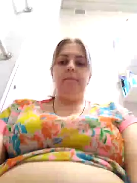 Snapshot of Lady_nice_cat chatting on 02-16-25, 01:05 Lady nice cat online show from 02-16-25, 01:05