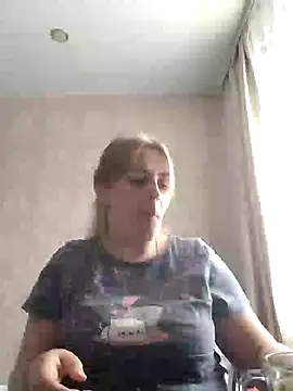 Snapshot of Lady_nice_cat chatting on 02-25-25, 03:42 Lady nice cat online show from 02-25-25, 03:42