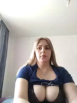 Snapshot of Lady_nice_cat chatting on 03-08-25, 05:59 Lady nice cat online show from 03-08-25, 05:59