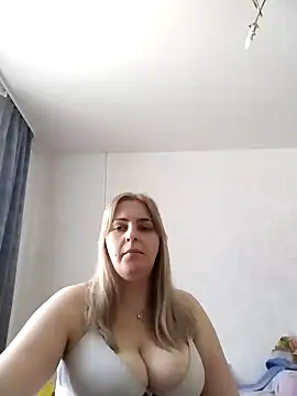 Snapshot of Lady_nice_cat chatting on 03-11-25, 11:33 Lady nice cat online show from 03-11-25, 11:33