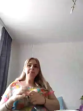 Snapshot of Lady_nice_cat chatting on 03-15-25, 10:03 Lady nice cat online show from 03-15-25, 10:03