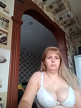 Snapshot of Lady_nice_cat chatting on 09-16-25, 02:23 Lady nice cat online show from 09-16-25, 02:23