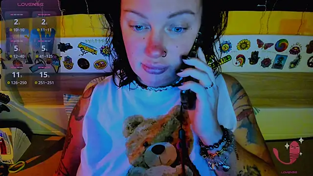 EllieOz online show from 11-20-25, 05:56