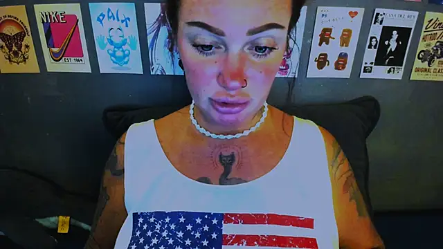 Snapshot of EllieOz chatting on 04-13-26, 04:56 EllieOz online show from 04-13-26, 04:56