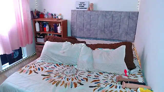 Snapshot of JossieGrey chatting on 02-05-25, 01:22 JossieGrey online show from 02-05-25, 01:22