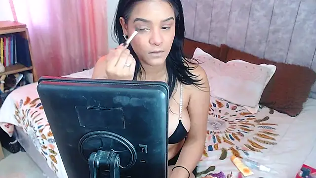 Snapshot of JossieGrey chatting on 02-21-25, 11:22 JossieGrey online show from 02-21-25, 11:22