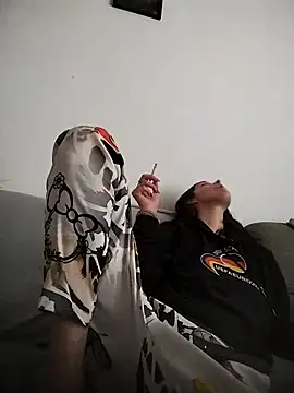 LauraBaby online show from 10-21-25, 02:51