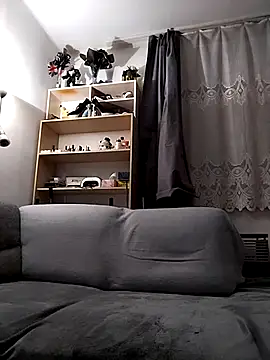 LauraBaby online show from 12-15-25, 04:44