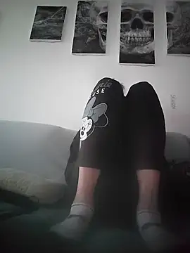 Snapshot of LauraBaby chatting on 04-16-26, 05:36 LauraBaby online show from 04-16-26, 05:36
