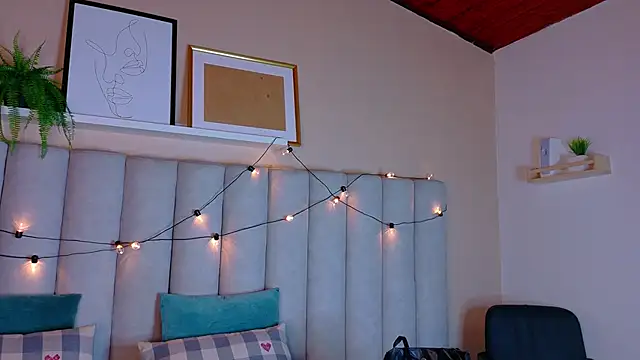 nahomi campbell online show from 11-19-25, 07:36