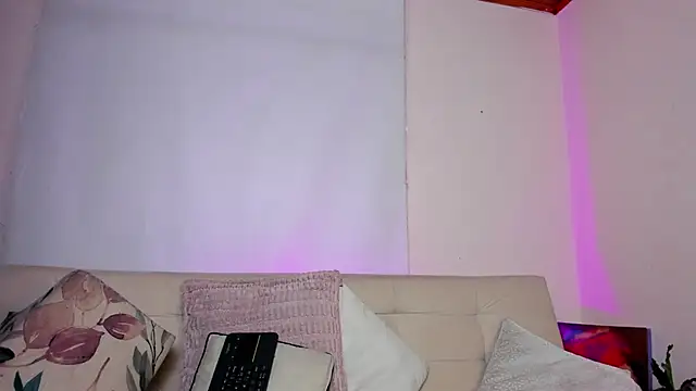 roselinedior online show from 12-17-24, 03:49