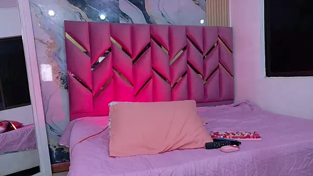 daddyissuesss  online show from 12-22-25, 07:55