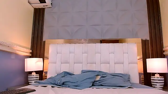 VeronicaRobles online show from 03-18-25, 05:31