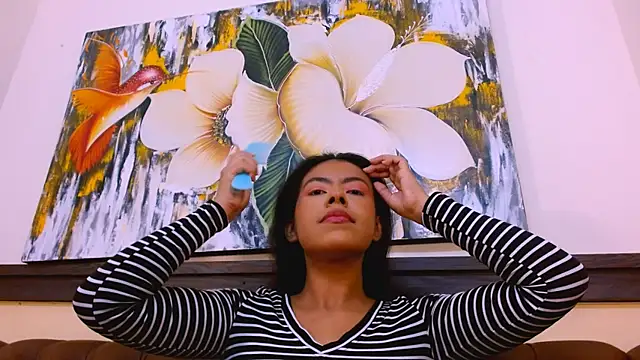 VeronicaRobles online show from 11-17-25, 07:30