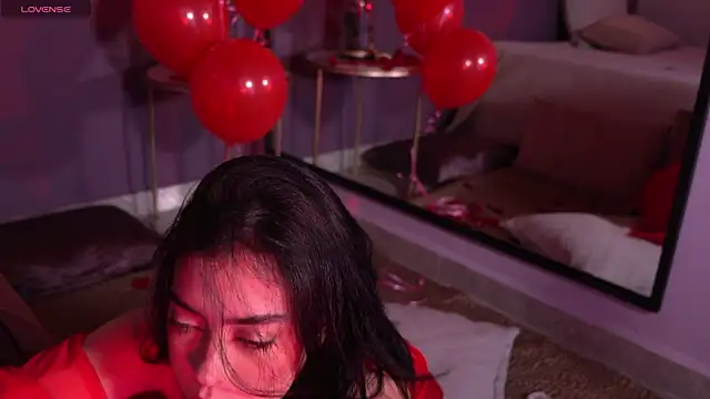 ElleDiane online show from 02-14-25, 01:13