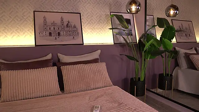 ElleDiane online show from 07-24-26, 10:41