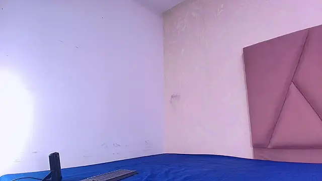 arl chloee online show from 09-16-25, 03:07