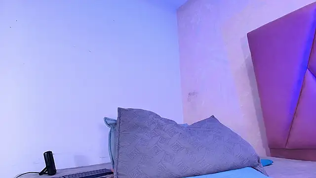 arl chloee online show from 10-04-25, 03:04