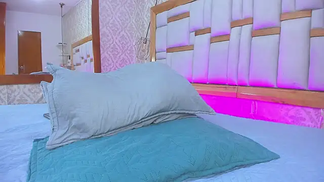 arl chloee online show from 11-13-25, 03:27